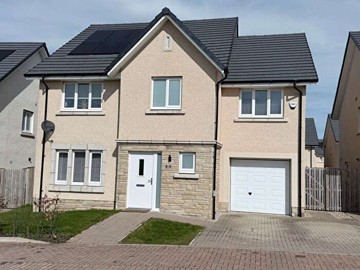 4 Bedroom Detached House For Sale In Ben Macdui Drive, East Calder, EH53