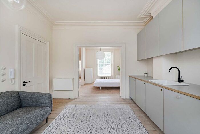 1 Bedroom Flat To Rent In Wisteria Road, Lewisham, SE13
