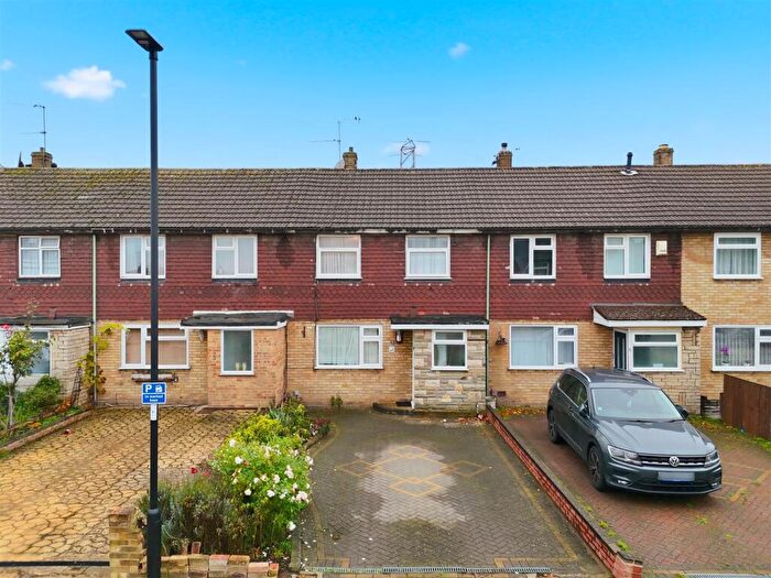3 Bedroom Terraced House For Sale In Bridle Close, Enfield, EN3