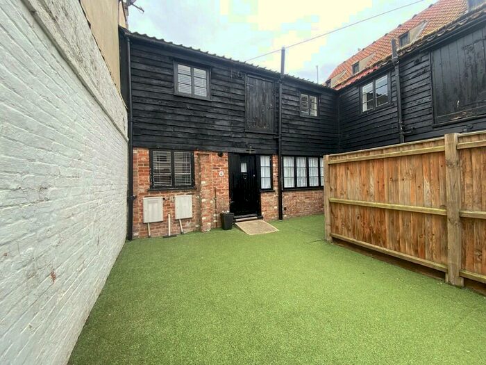 2 Bedroom Cottage To Rent In Trinity Place, Great Yarmouth, NR30