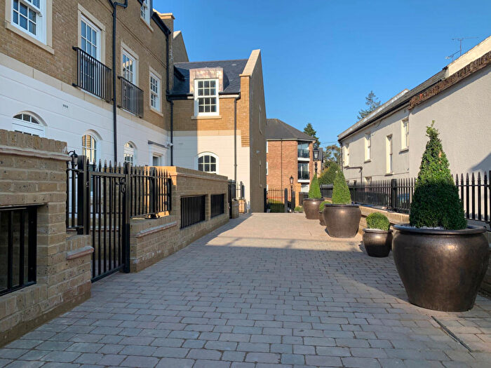 2 Bedroom Flat To Rent In Primrose Hill, Brentwood, Essex, CM14