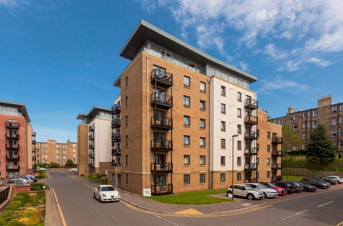 2 Bedroom Flat To Rent In Slateford Gait, Edinburgh, EH11