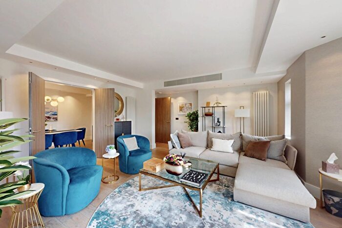 3 Bedroom Flat To Rent In Parkwood Point, - St. Edmunds Terrace, London, NW8