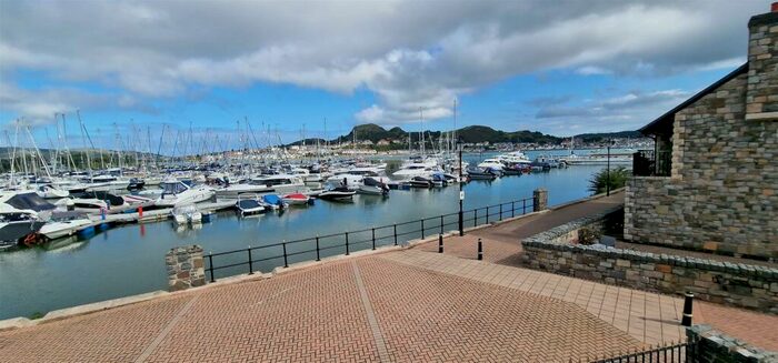 4 Bedroom Town House To Rent In Mulberry Close, Conwy, LL32