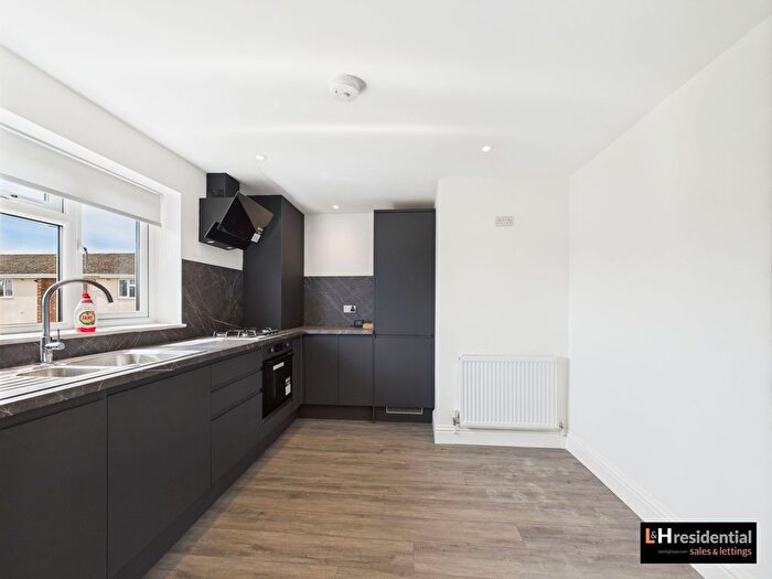 3 Bedroom Flat To Rent In Stratfield Road, Borehamwood, WD6