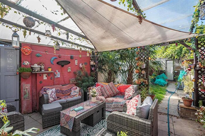 3 Bedroom End Of Terrace House For Sale In Colebrook Avenue, Portsmouth, PO3