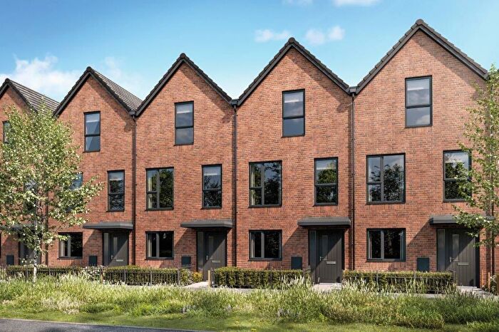 3 Bedroom Terraced House For Sale In Churchill Way, Salford, M5