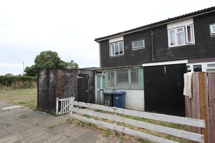 3 Bedroom End Of Terrace House For Sale In Crocus Field, Barnet, EN5