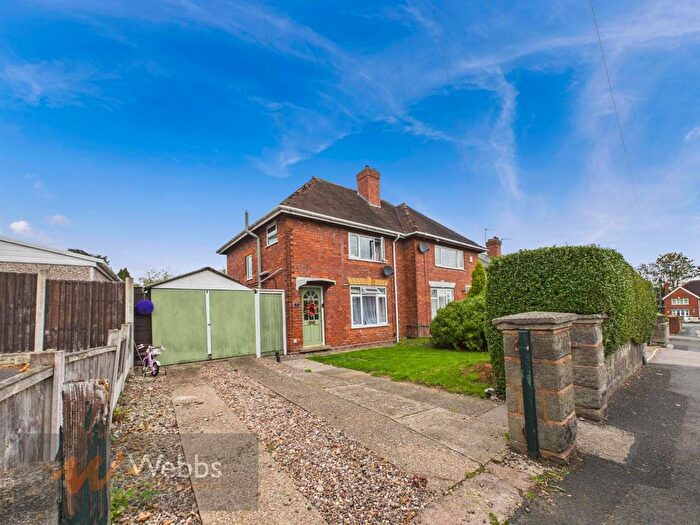 3 Bedroom Semi-Detached House For Sale In Maple Street, Walsall, WS3