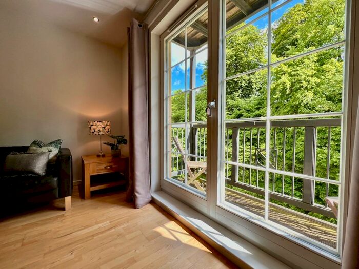 2 Bedroom Flat To Rent In Woodhall Millbrae, Juniper Green, Edinburgh, EH14