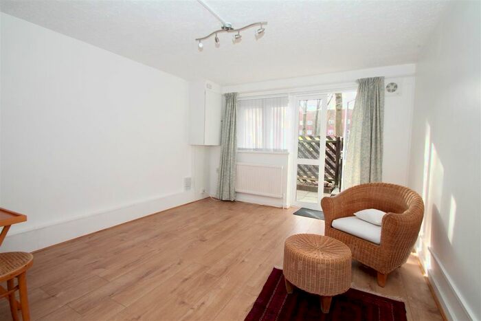 1 Bedroom Flat To Rent In Penrith Road, London, N15