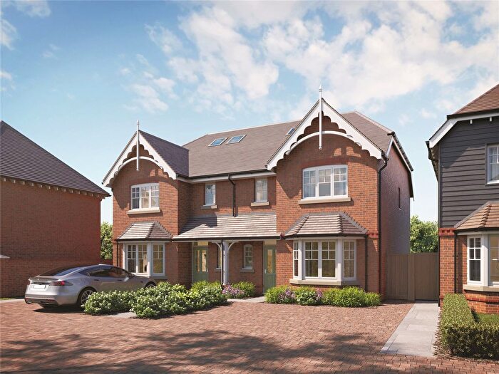 4 Bedroom Detached House For Sale In Ripley, Woking, Surrey, GU23