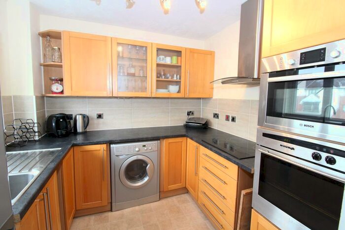 2 Bedroom Apartment To Rent In Clover Way, Wallington, SM6