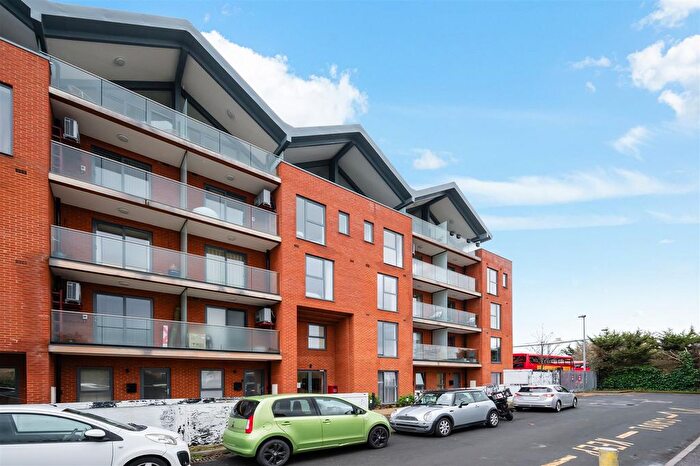 1 Bedroom Flat For Sale In East Road, Colliers Wood, SW19