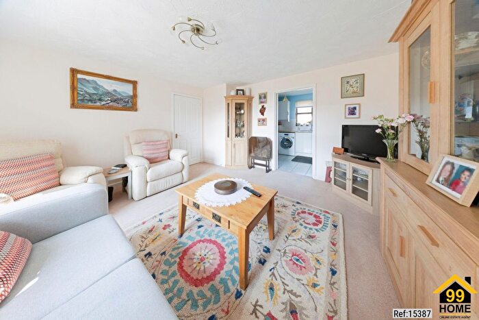 2 Bedroom Bungalow For Sale In Epsom Grove, Bletchley, Milton Keynes, MK3