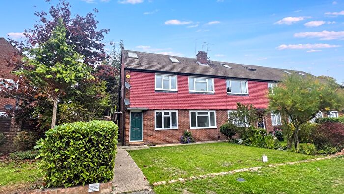 2 Bedroom Flat For Sale In Pinewood Green, Iver, SL0
