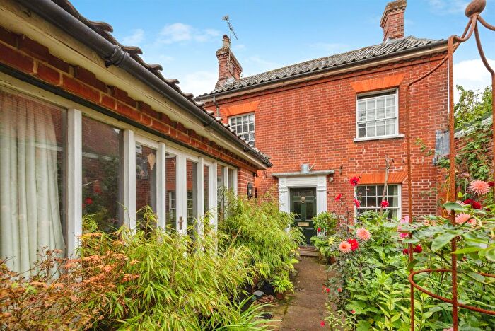 2 Bedroom Detached House For Sale In Dyes Loke, Aylsham, Norwich, NR11