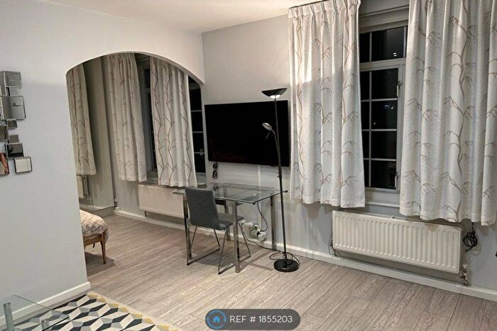 1 Bedroom Studio To Rent In Harrowby Street, Marylebone, London, W1H