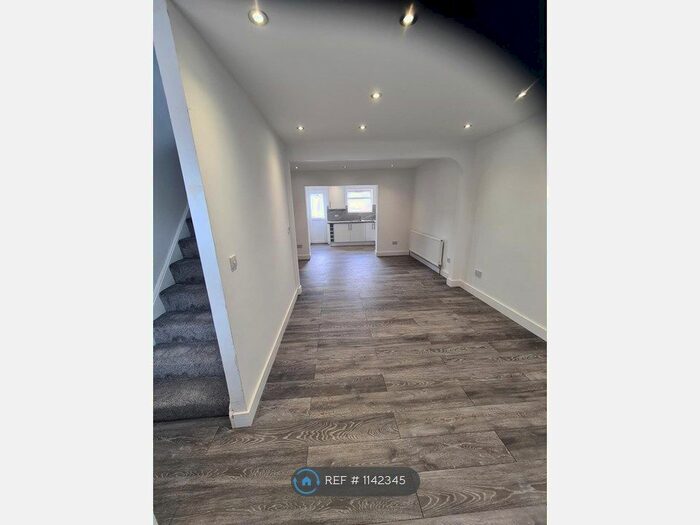 5 Bedroom End Of Terrace House To Rent In Guildford Avenue, Feltham, TW13