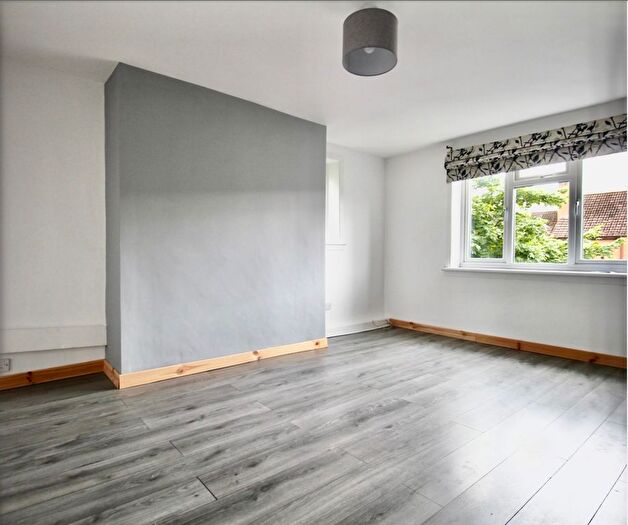 3 Bedroom Flat To Rent In Waulking Mill Road, Clydebank, G81