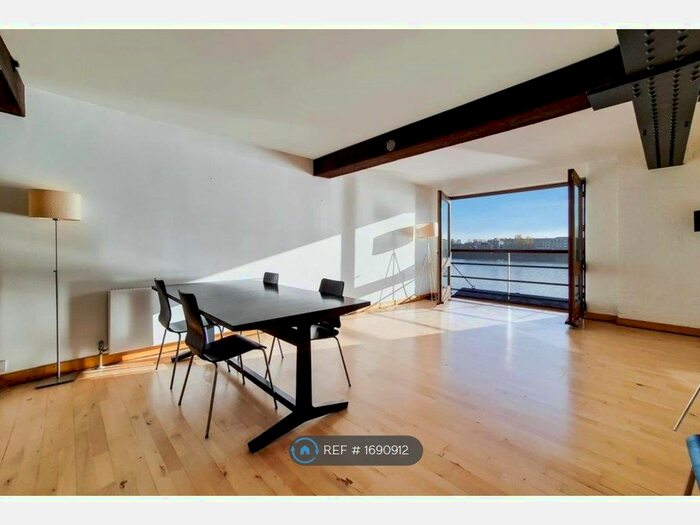 2 Bedroom Flat To Rent In New Crane Place, London, E1W