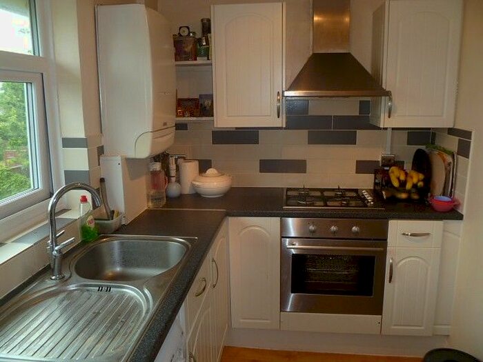 2 Bedroom Maisonette To Rent In Staines Road, Feltham, Middlesex, TW14