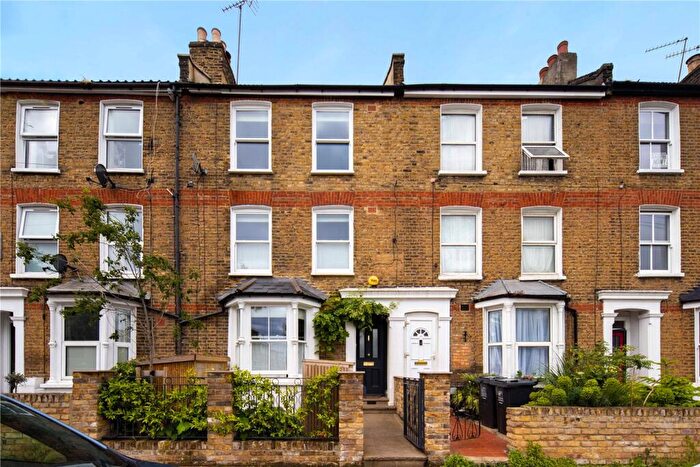 3 Bedroom Terraced House To Rent In Glyn Road, Homerton, London, E5