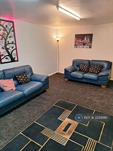 10 Bedroom End Of Terrace House To Rent In Crookesmoor Road, Sheffield, S6