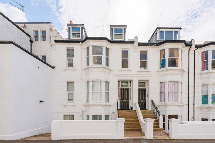 3 Bedroom Apartment For Sale In St. Georges Terrace, Brighton, BN2