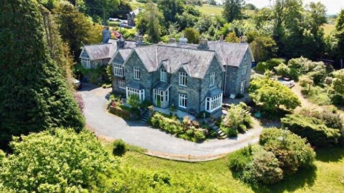3 Bedroom Maisonette For Sale In Llanbedr, Gwynedd, LL45