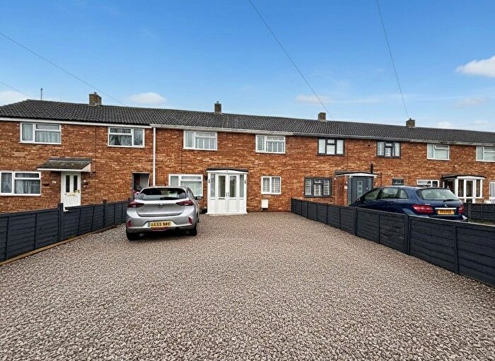 4 Bedroom Terraced House To Rent In Priory Crescent, Aylesbury, HP19