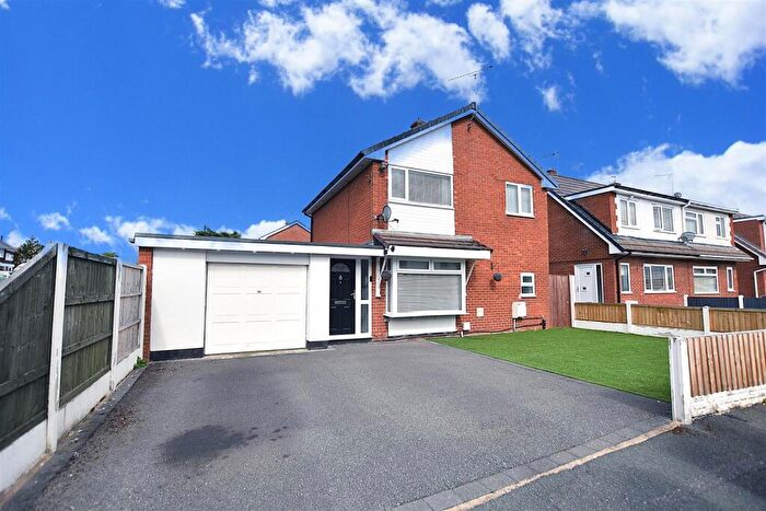 3 Bedroom Detached House For Sale In Ffordd Morgannwg, Wrexham, LL11