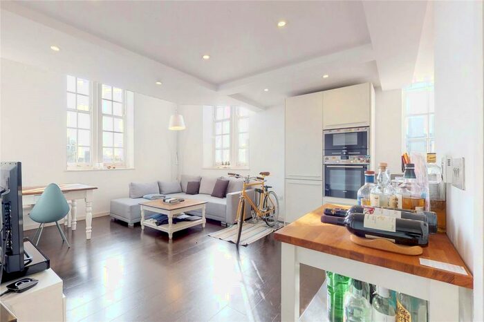 2 Bedroom Terraced House To Rent In Gore House, Offord Road, N1