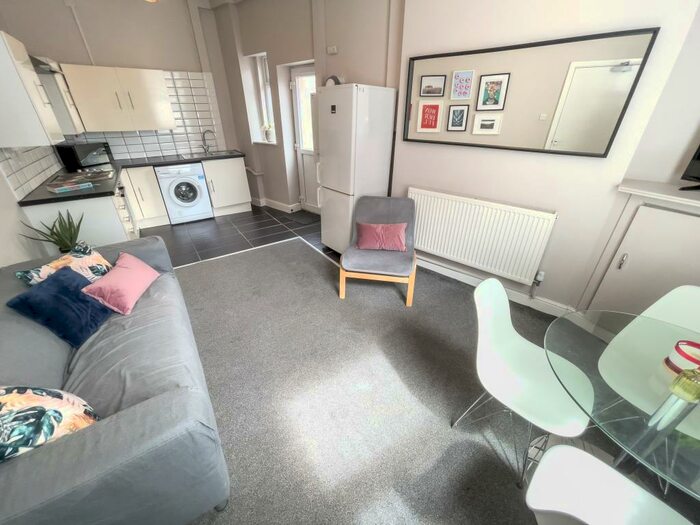 3 Bedroom Terraced House To Rent In Wrenbury Street, L7