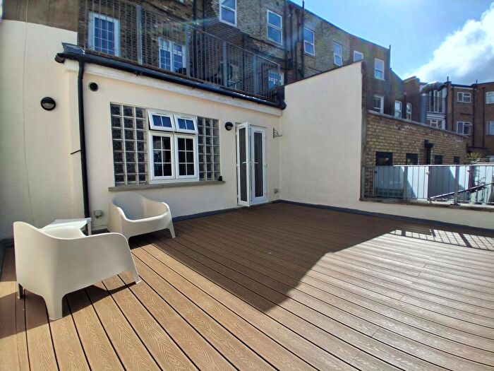 2 Bedroom Apartment To Rent In Battersea High Street, London, SW11