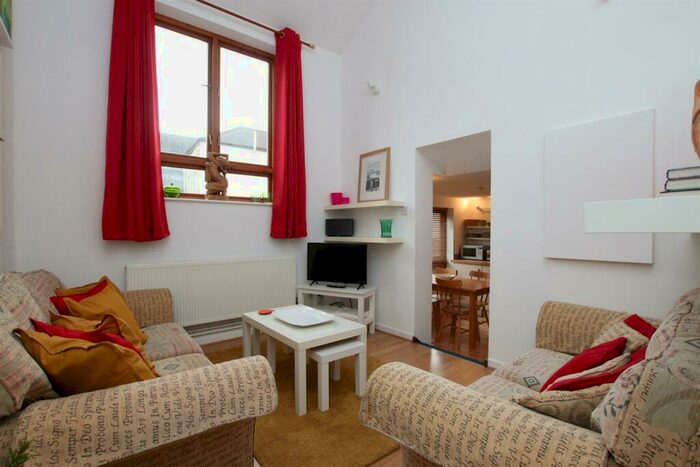 3 Bedroom House To Rent In Upper East Hayes, Bath, BA1