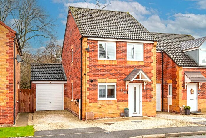 3 Bedroom Semi-Detached House For Sale In Mizzen Road, Clowne, S43