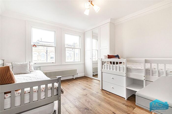 2 Bedroom Flat For Sale In Carlingford Road, Hampstead, London, NW3