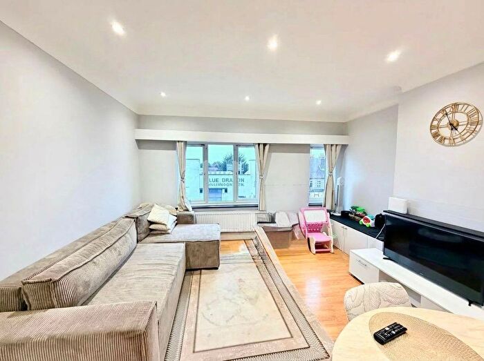 2 Bedroom Flat To Rent In Uxbridge Road, Uxbridge, UB10