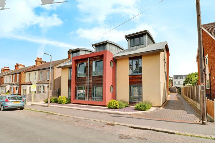 3 Bedroom Flat To Rent In Fetherston Road, Stanford-Le-Hope, SS17