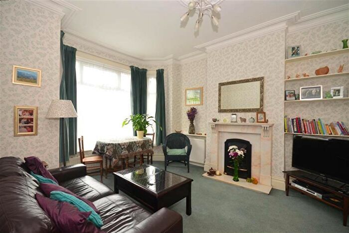 2 Bedroom Flat To Rent In Lodge Road, Croydon, CR0