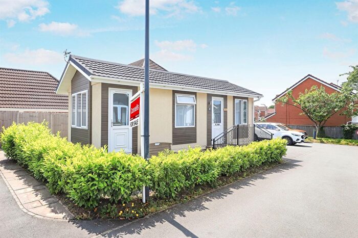 1 Bedroom Mobile/park Home For Sale In New Road, Featherstone, Wolverhampton, WV10