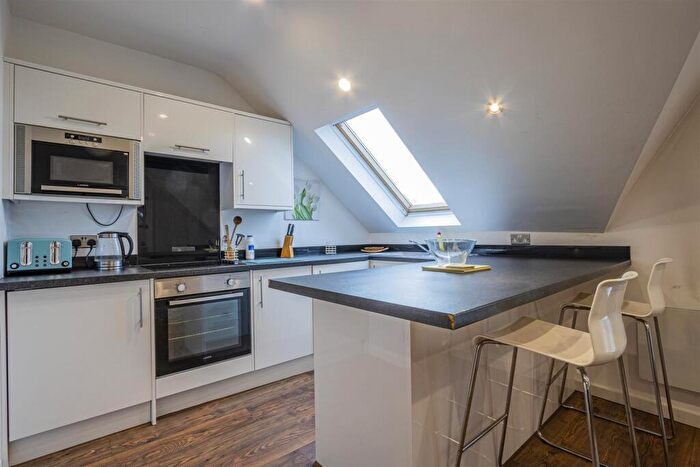 1 Bedroom Flat To Rent In Oakfield Street, Roath, CF24
