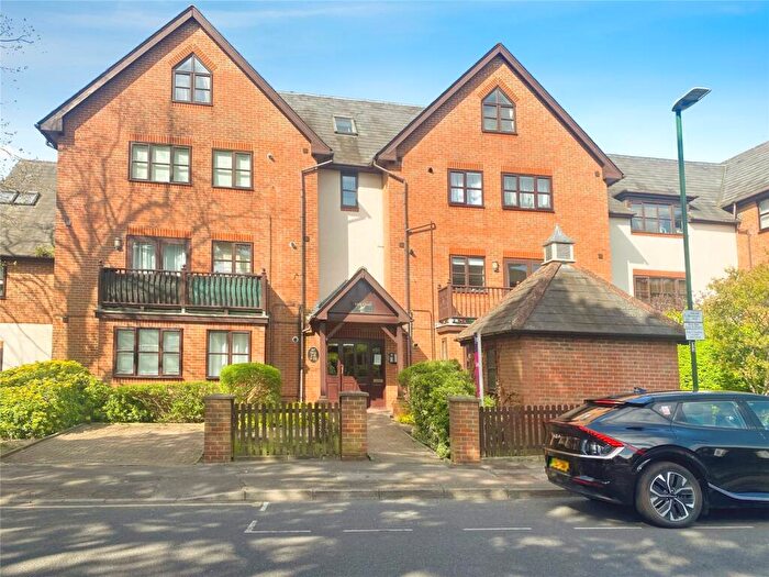 2 Bedroom Flat To Rent In Thicket Road, Sutton, Surrey, SM1