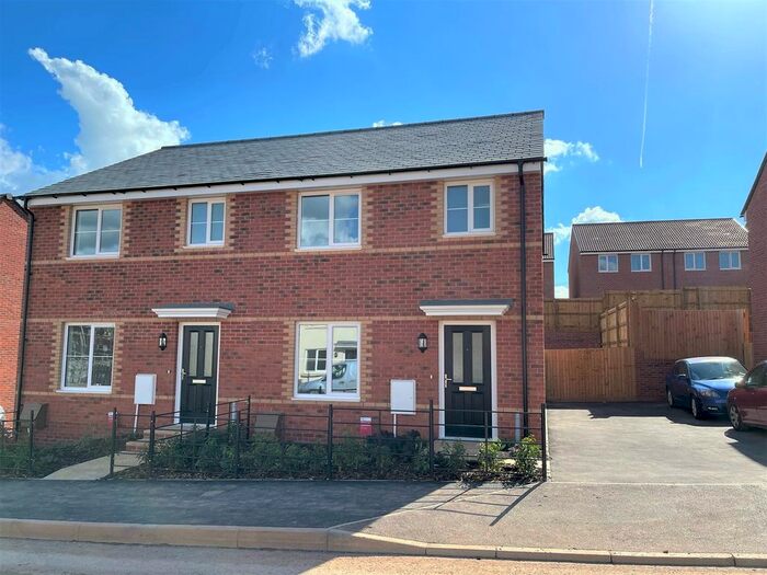 3 Bedroom Semi-Detached House To Rent In Egremont Road, Taunton, TA4