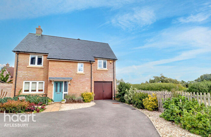 3 Bedroom Detached House For Sale In Monarch Street, Aylesbury, HP18