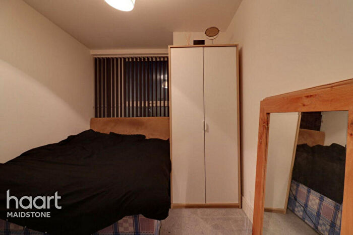 2 Bedroom Apartment For Sale In Lower Stone Street, Maidstone, ME15