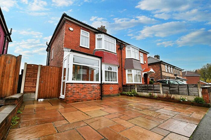 3 Bedroom Semi Detached House For Sale In Tellson Crescent, Salford, M6