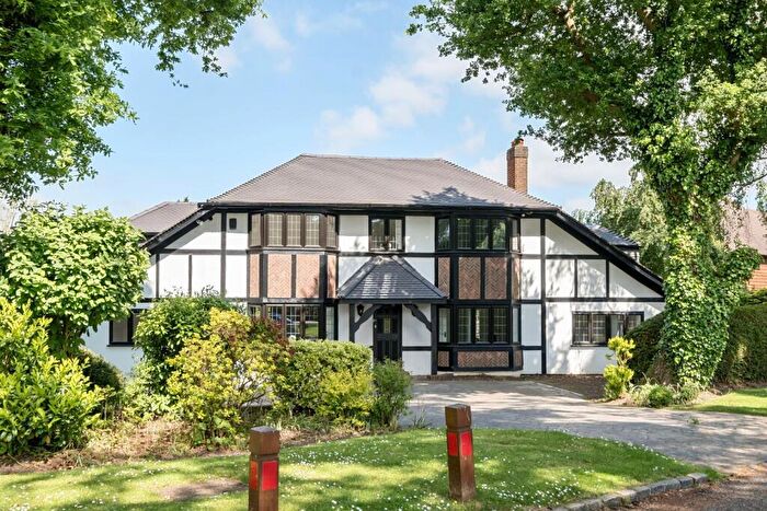 5 Bedroom Detached House To Rent In Elm Walk, Farnborough Park, Orpington, Kent, BR6