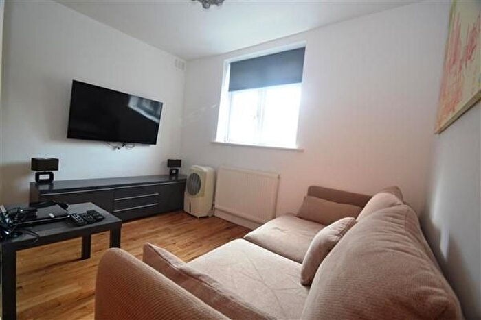 1 Bedroom Flat To Rent In Hartfield Road, Wimbledon, SW19